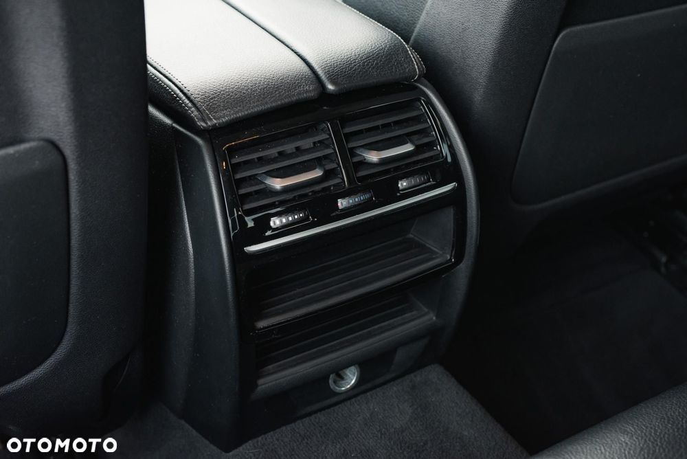 BMW Seria 5 520d - 34