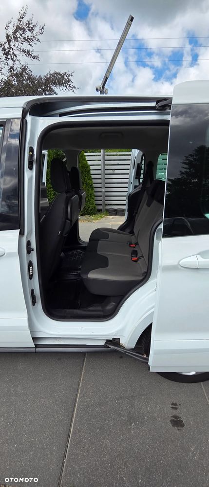 Ford Tourneo Courier 1.0 EcoBoost Ambiente - 17