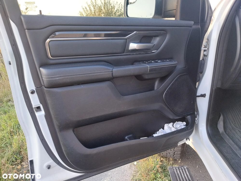 Dodge RAM 5.7 4x4 - 14
