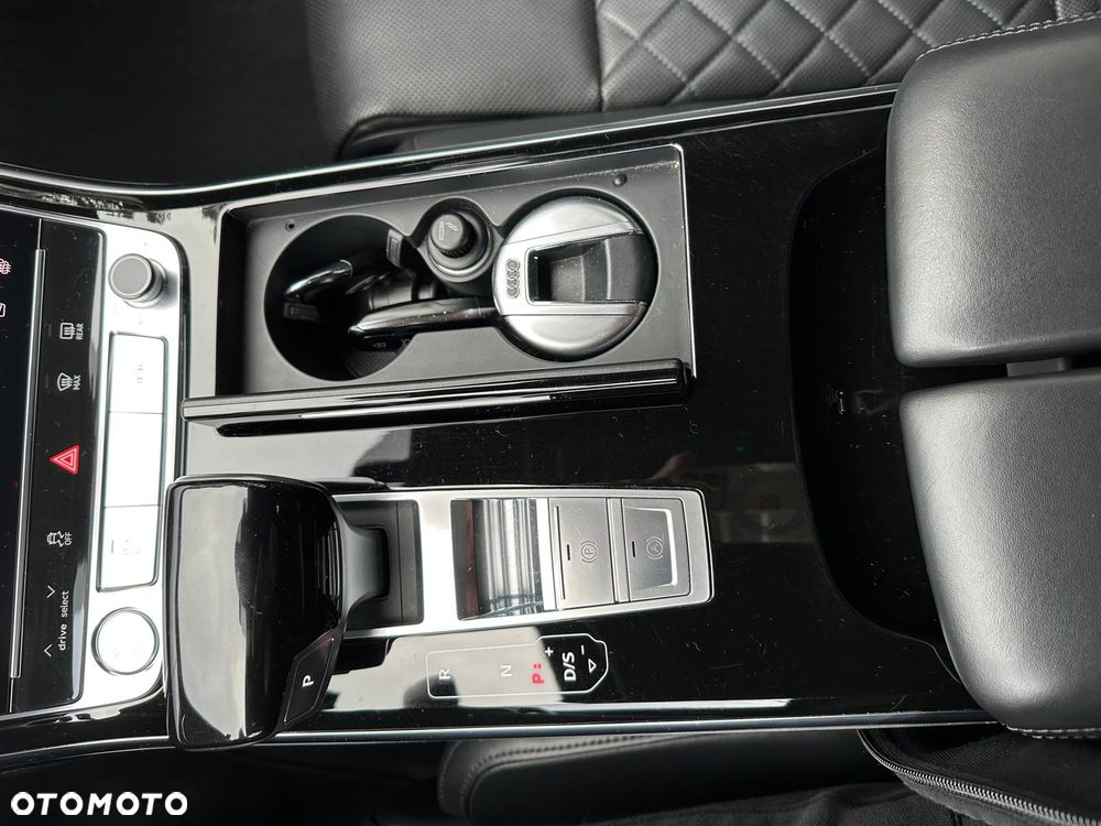 Audi A8 - 34