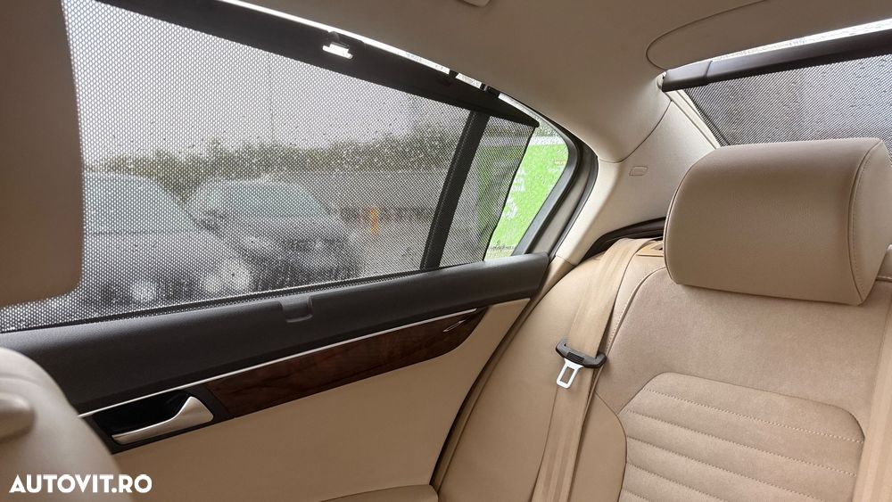 Volkswagen Passat - 19