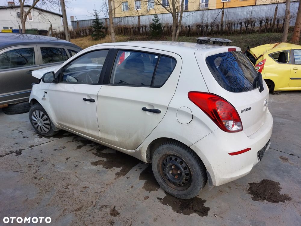 Drzwi HYUNDAI i20 1,2D 13R. lampy,zderzaki,drzwi,fotele.... - 1