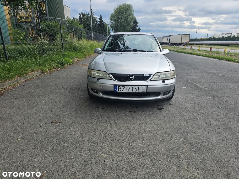 Opel Vectra - 8
