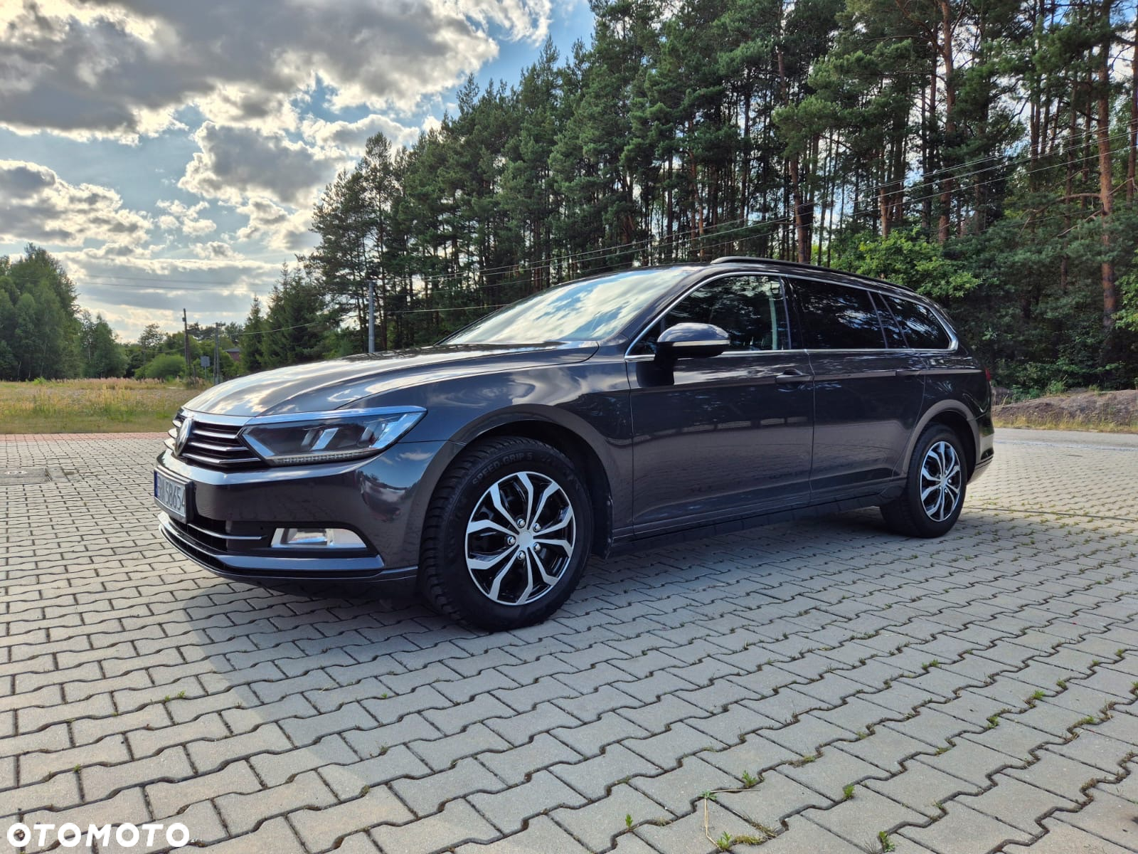 Volkswagen Passat Variant 2.0 TDI SCR DSG Highline - 28