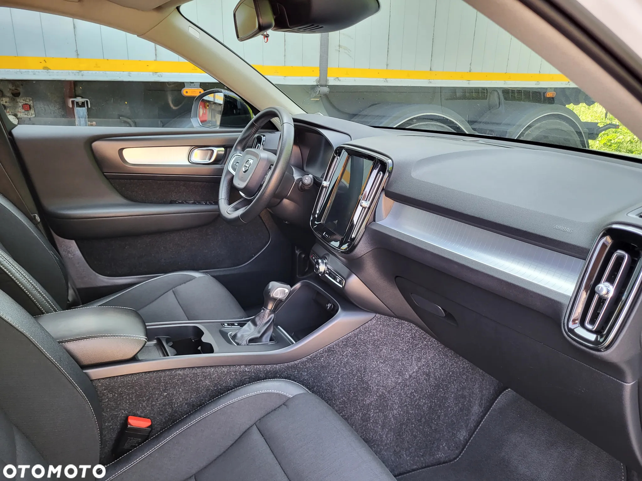 Volvo XC 40 T3 Momentum - 31