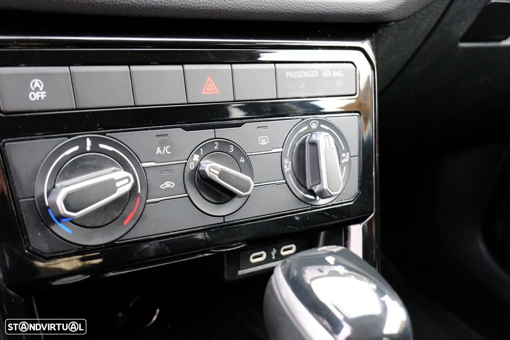 VW T-Cross 1.0 TSI Urban DSG - 24