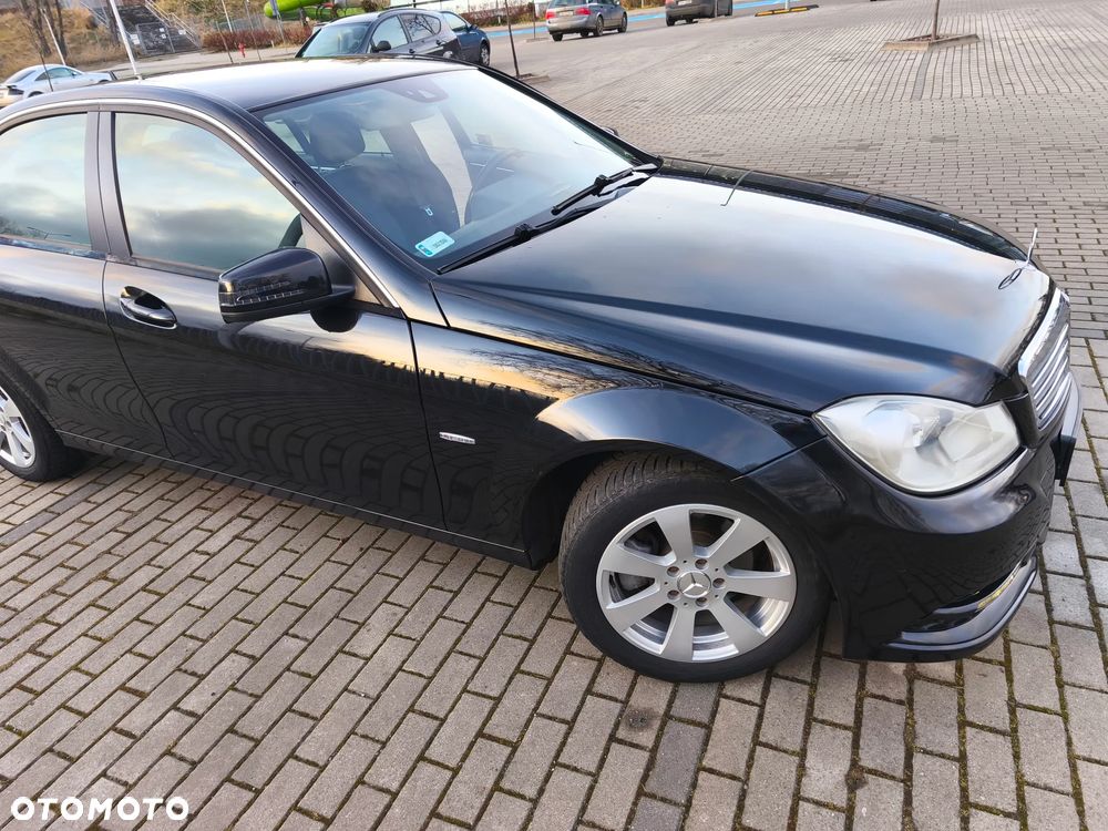 Mercedes-Benz Klasa C 180 CGI BlueEff Avantgarde - 7