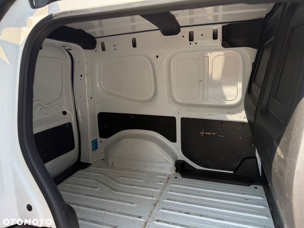 Renault Kangoo Van - 15