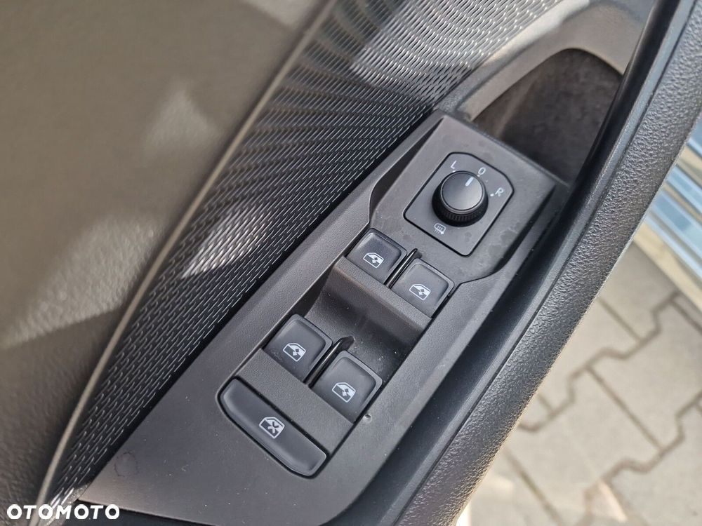 Skoda Octavia 2.0 TDI SCR Ambition DSG - 25