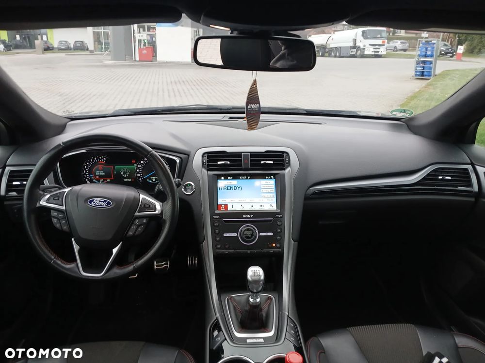 Ford Mondeo 1.5 EcoBoost ST-Line X - 32