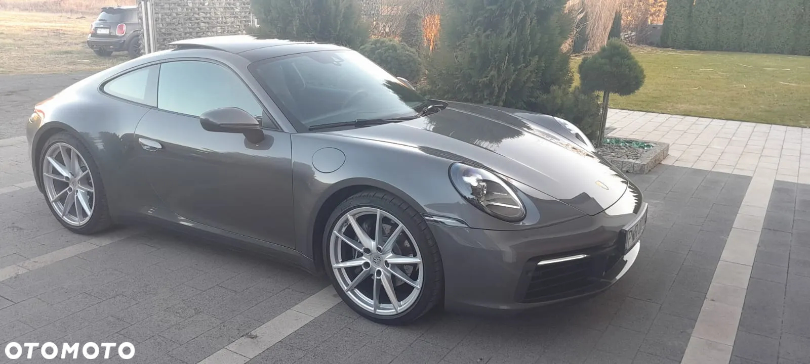 Porsche 911 Carrera 4 - 12