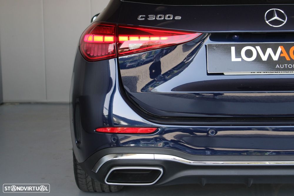 Mercedes-Benz C 300 e T 9G-TRONIC AMG Line - 43