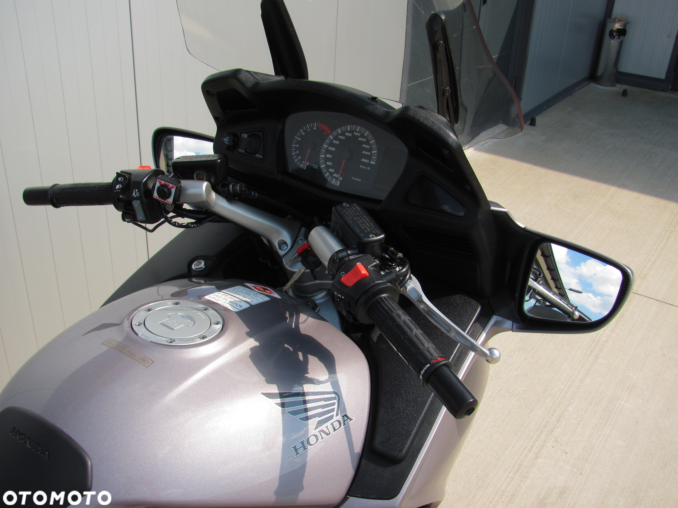 Honda ST - 8