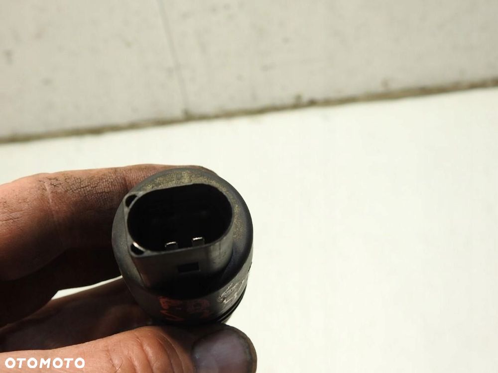 POMPKA SPRYSKIWACZY SZYBY CZOŁOWEJ VW PASSAT B6 - 3