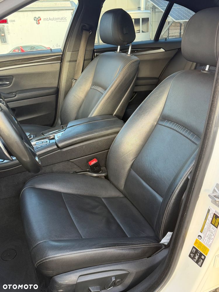 BMW Seria 5 528i xDrive - 11
