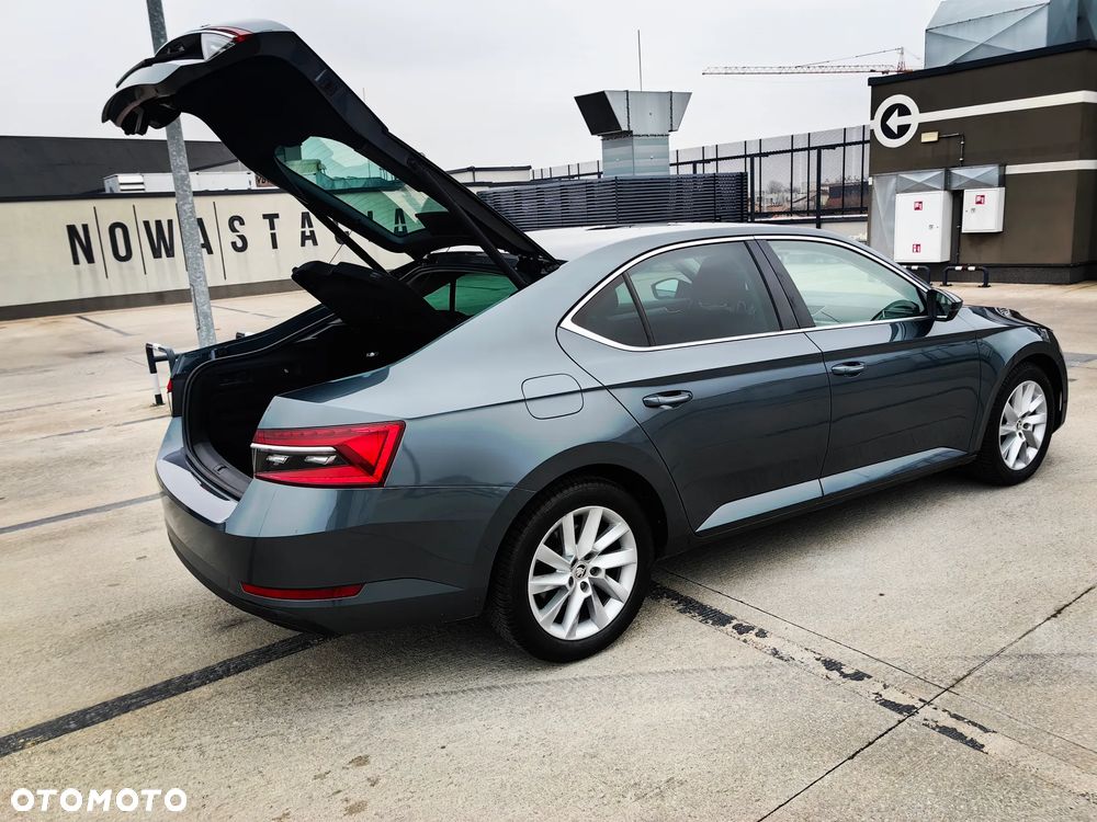 Skoda Superb 2.0 TDI SCR Sportline DSG - 11