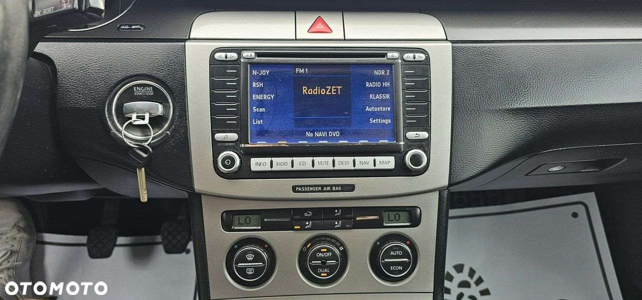 Volkswagen Passat - 12
