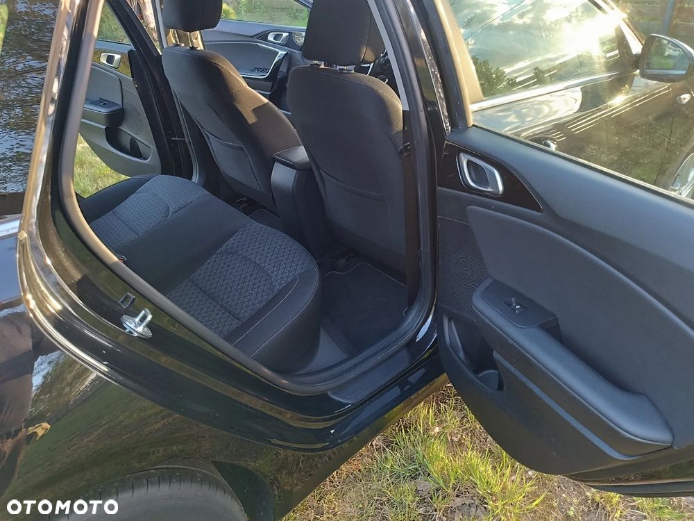 Kia Ceed 1.6 CRDi Eco-Dynamics+ (48V Mild-Hybrid) Vision - 17