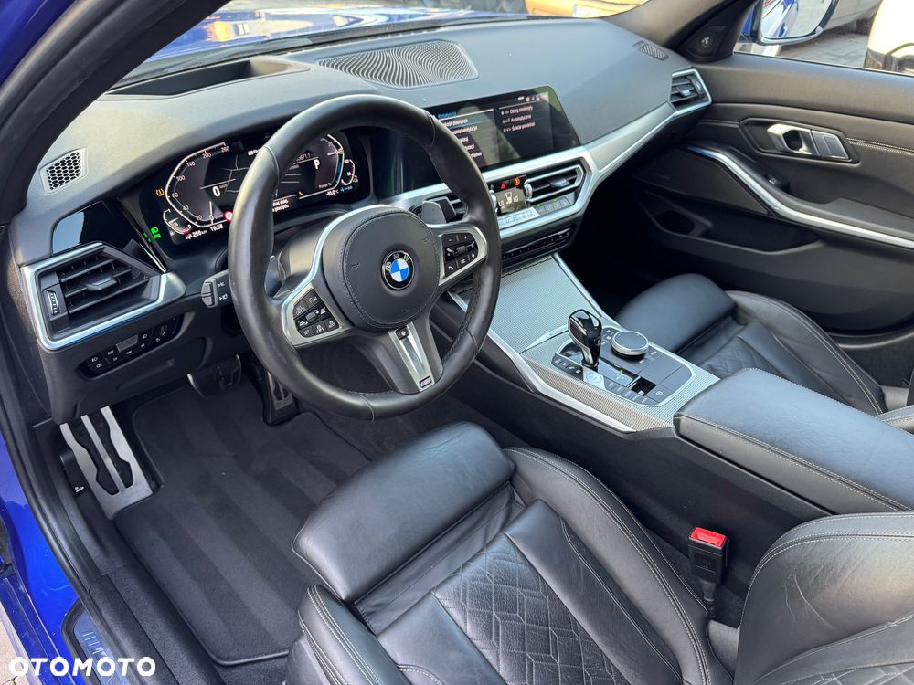 BMW Seria 3 330e M Sport - 14