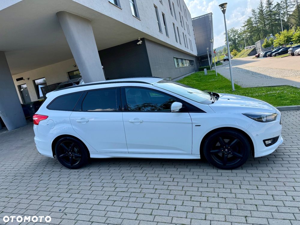 Ford Focus 1.5 EcoBoost STart-Stopp-System ST-LINE - 4