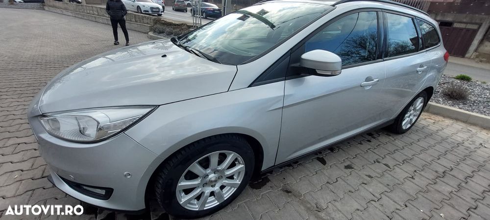 Ford Focus - 8