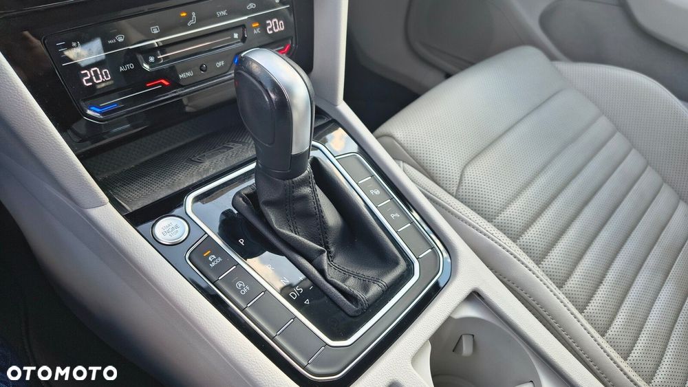 Volkswagen Passat - 37