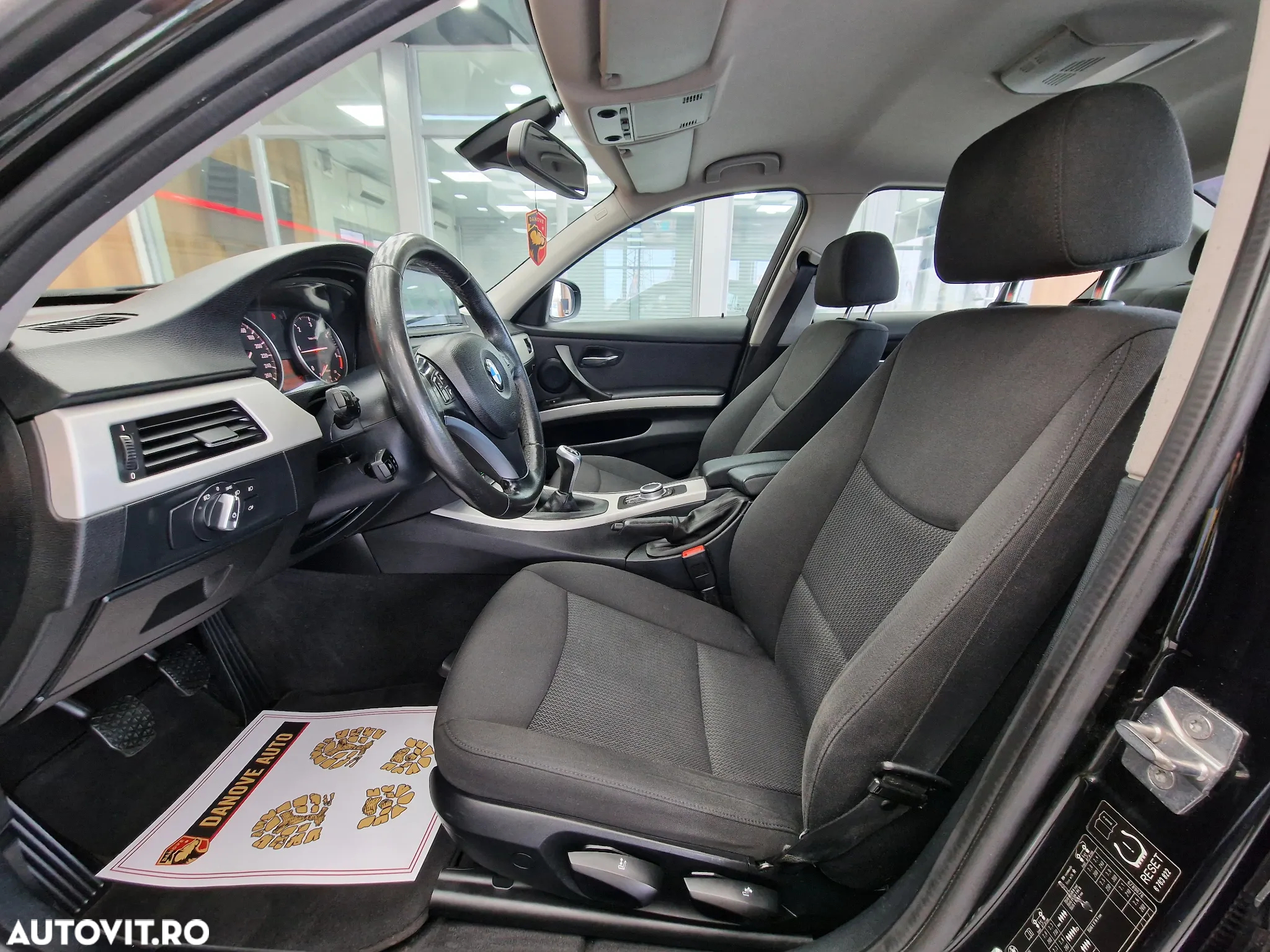 BMW Seria 3 318d - 6