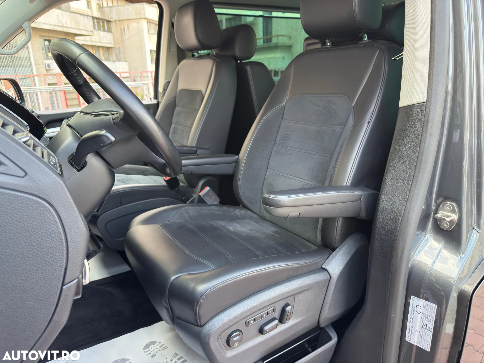 Volkswagen Multivan - 26