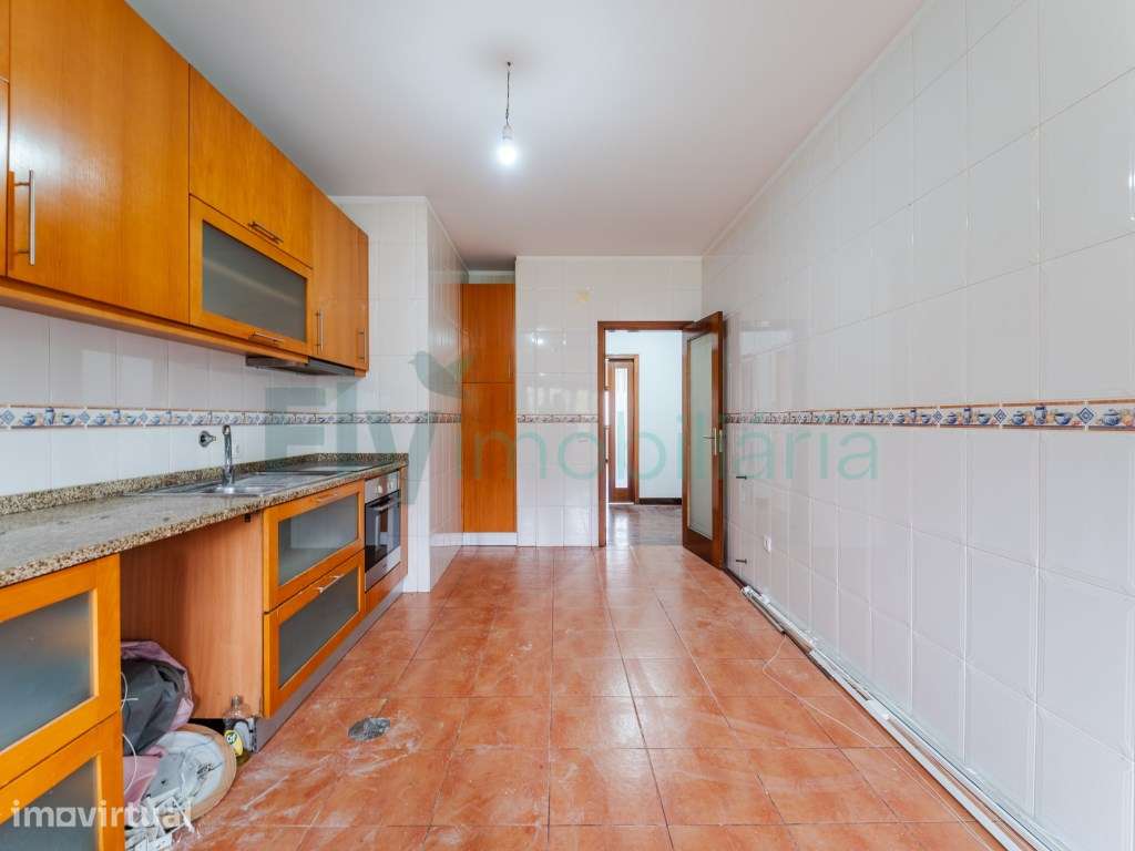 Excelente Apartamento T4 com Suite e Lugar de Garagem para 2 Carros - Grande imagem: 5/57