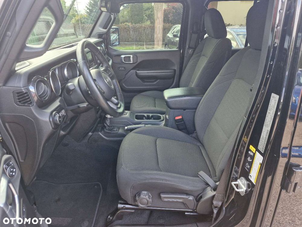 Jeep Wrangler - 13