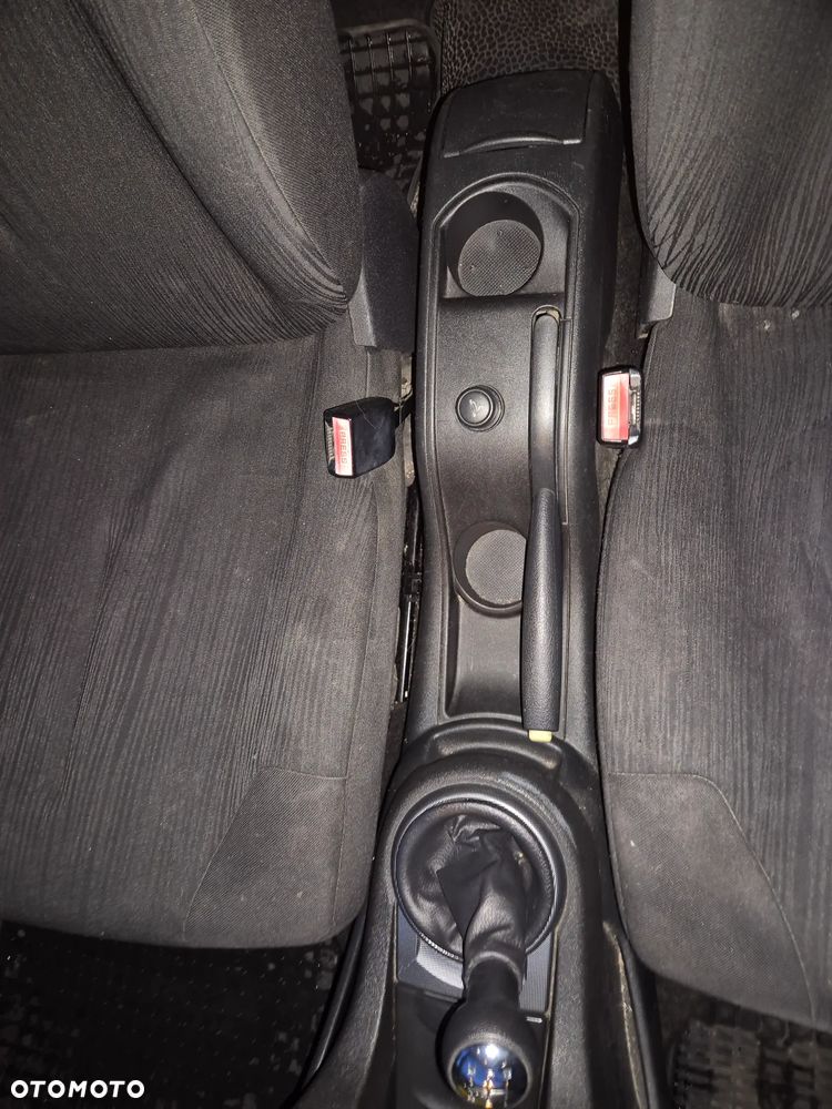 Citroën C4 1.4 16V SX - 23