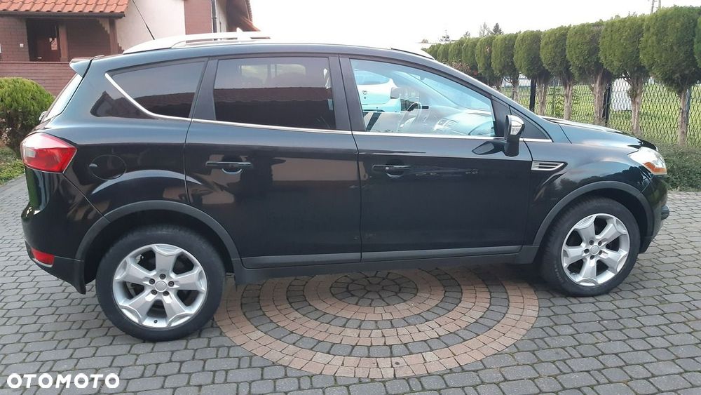 Ford Kuga 2.0 TDCi 2x4 Titanium - 29