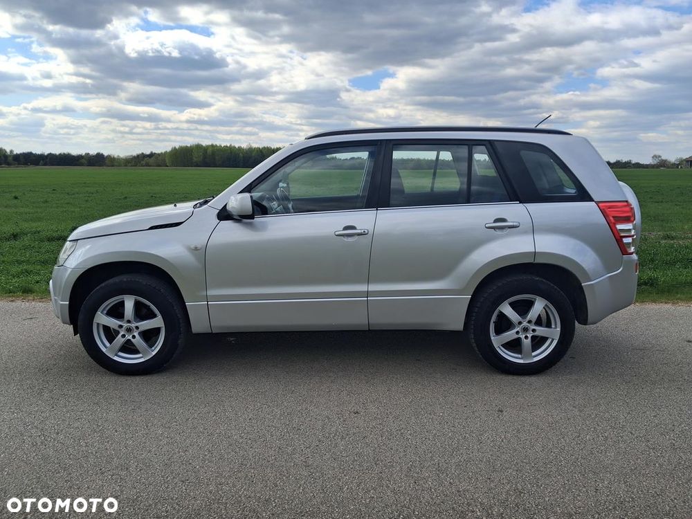 Suzuki Grand Vitara 2.0 - 8