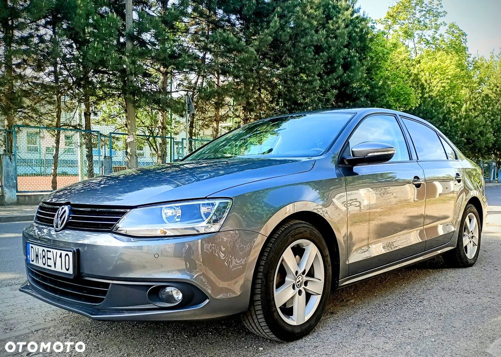 Volkswagen Jetta 1.4 TSI Comfortline - 1