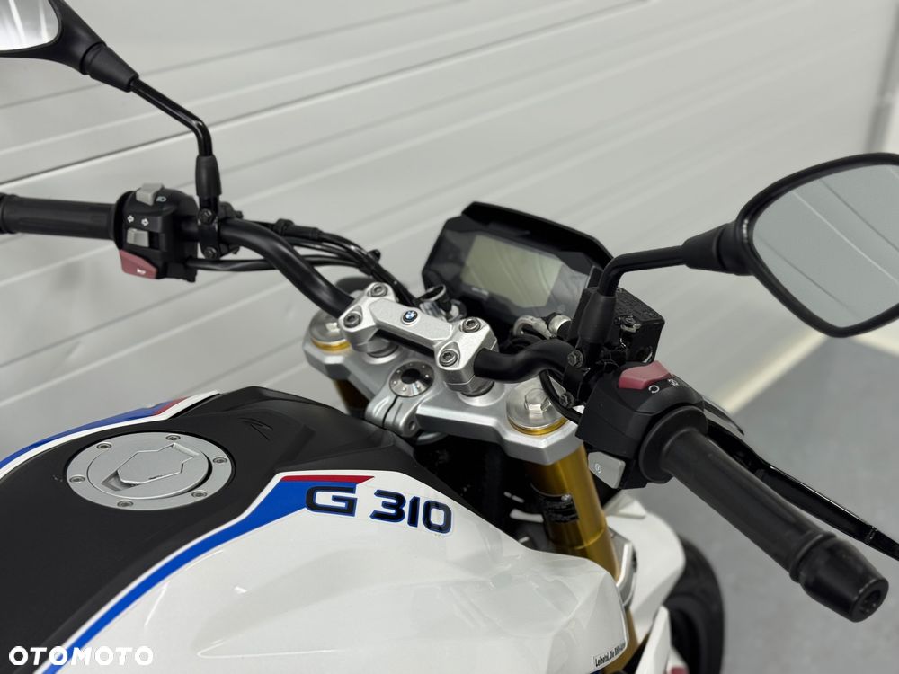 BMW G - 12
