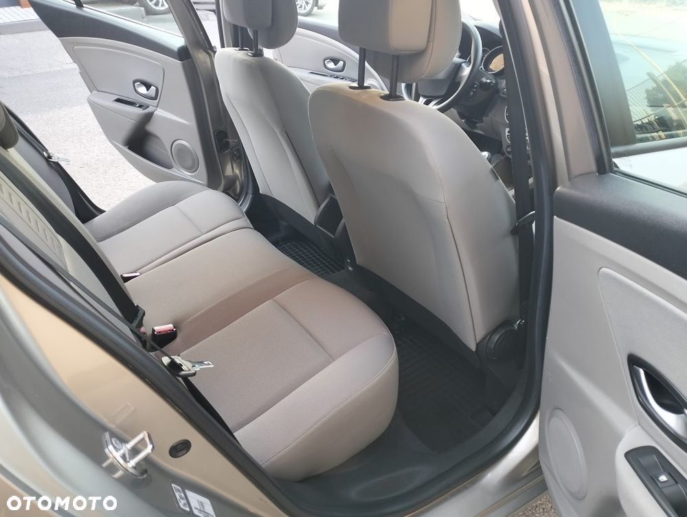 Renault Megane 1.6 16V Expression - 11