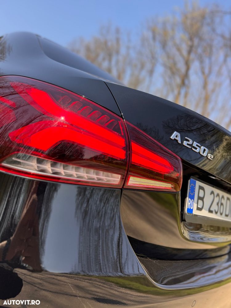 Mercedes-Benz A 250 e 8G-DCT Advanced AMG Line - 10