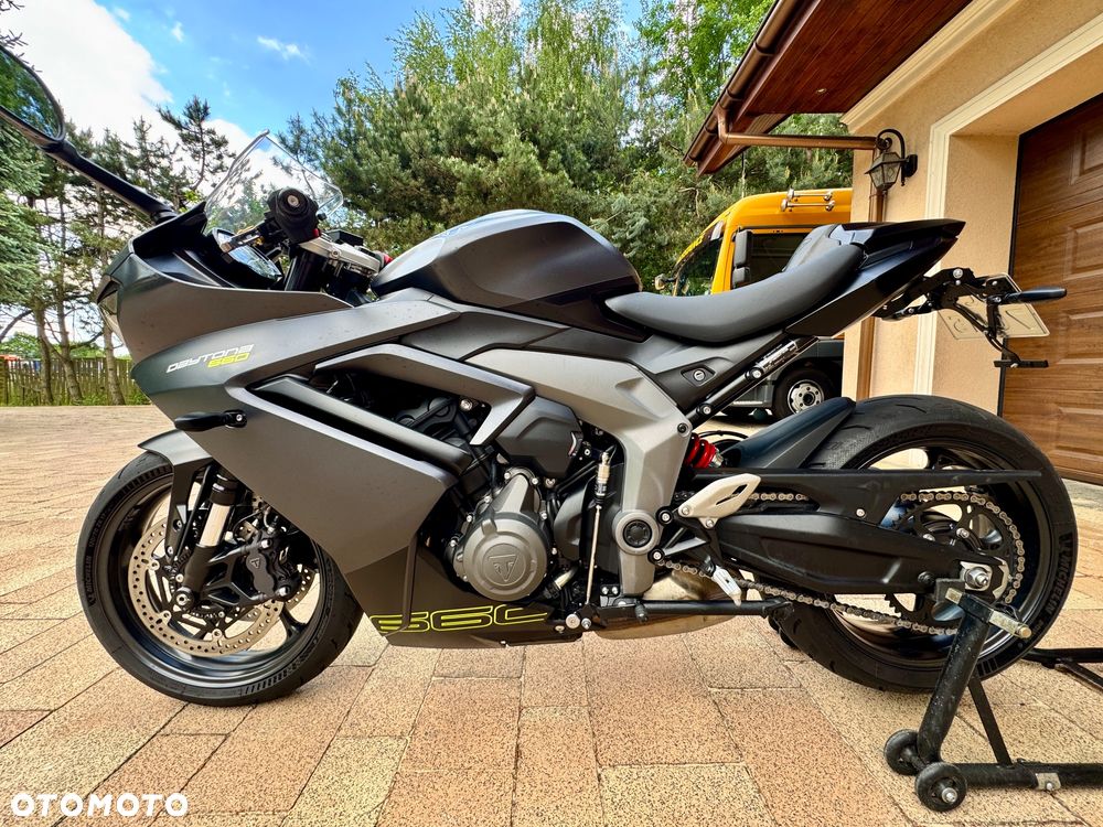 Triumph Daytona - 34