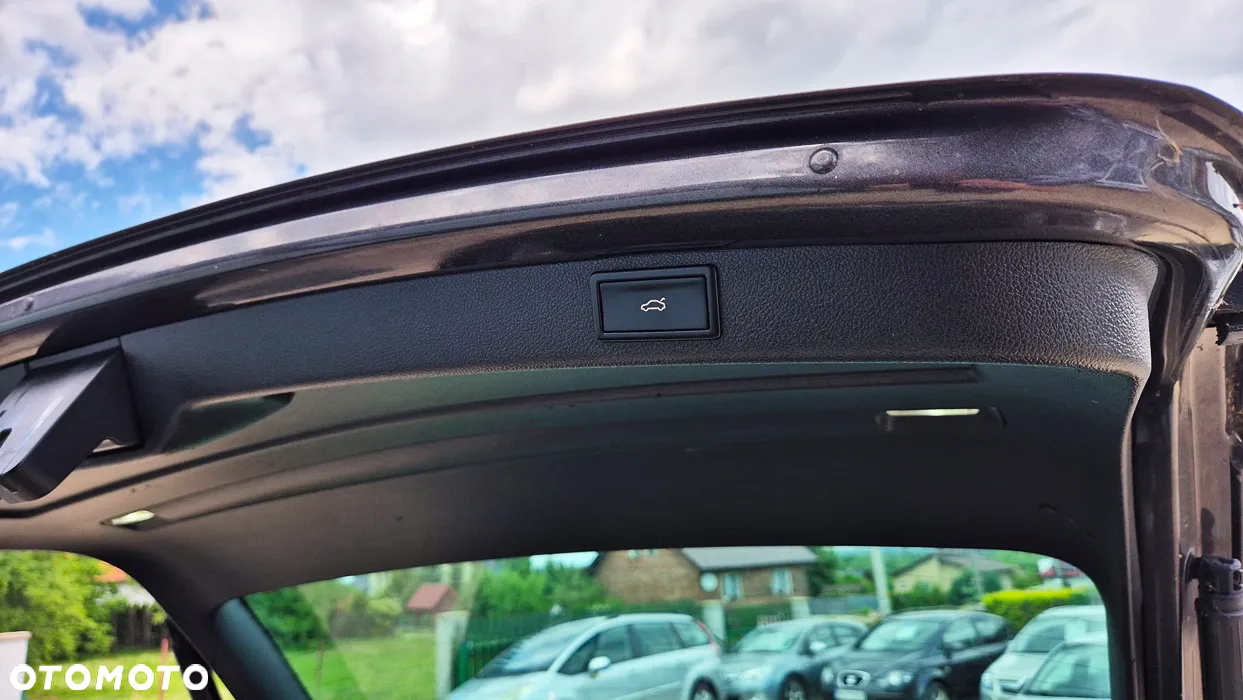 Skoda Superb 2.0 TSI Business DSG - 32