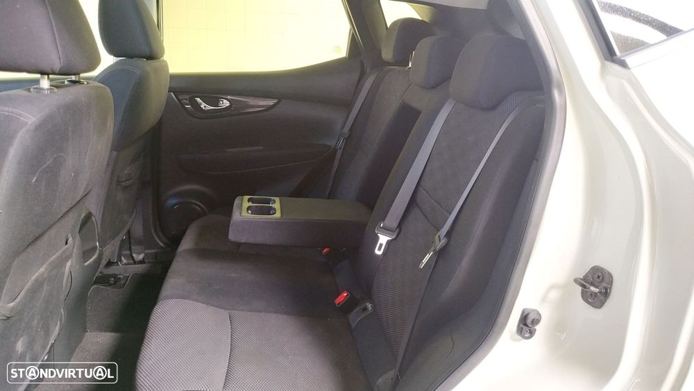 Nissan Qashqai 1.5 dCi N-Connecta 18 - 14