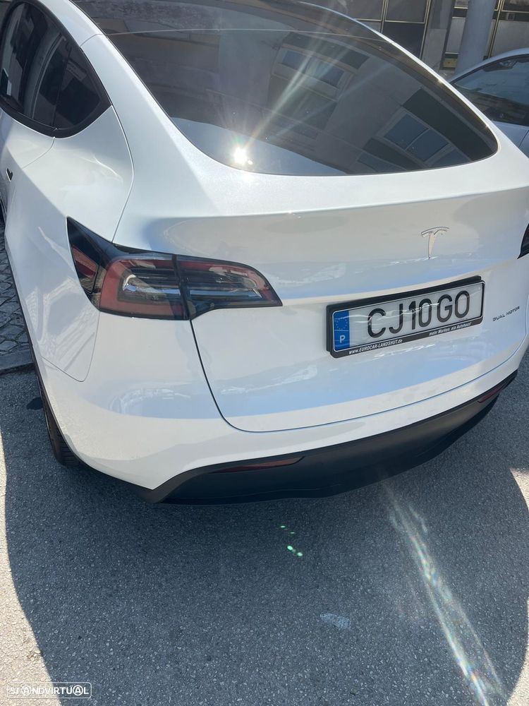 Tesla Model Y Long Range Dual Motor AWD - 4