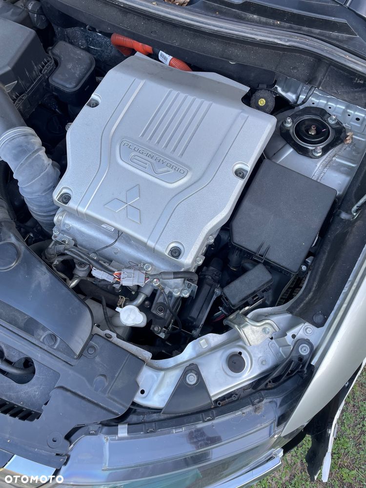 Mitsubishi Outlander Instyle + - 9