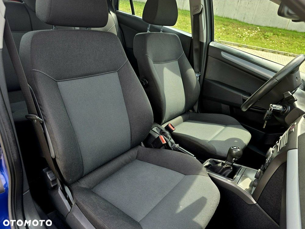 Opel Astra 1.8 Caravan Edition - 33