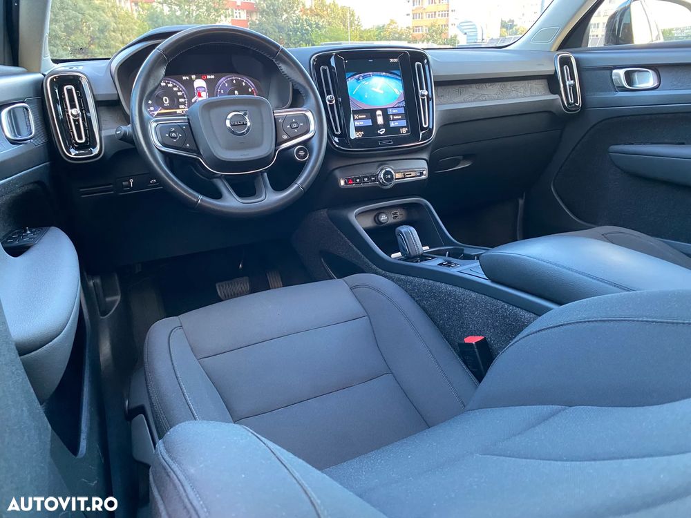 Volvo XC 40 T2 Plus Dark - 3