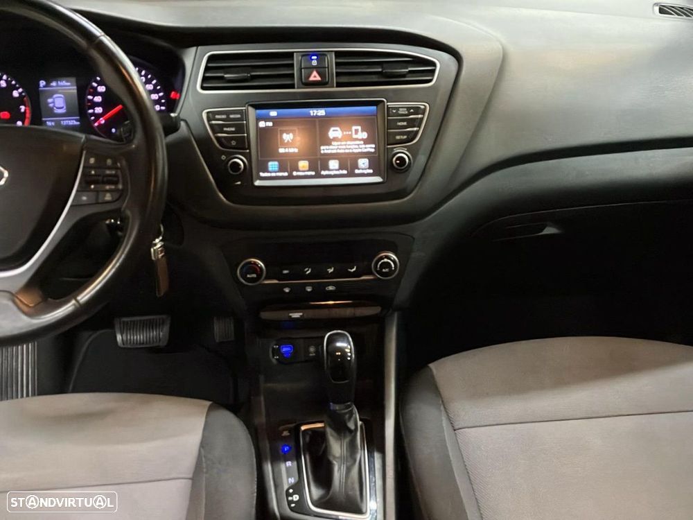 Hyundai i20 1.0 T-GDI Style DCT - 10