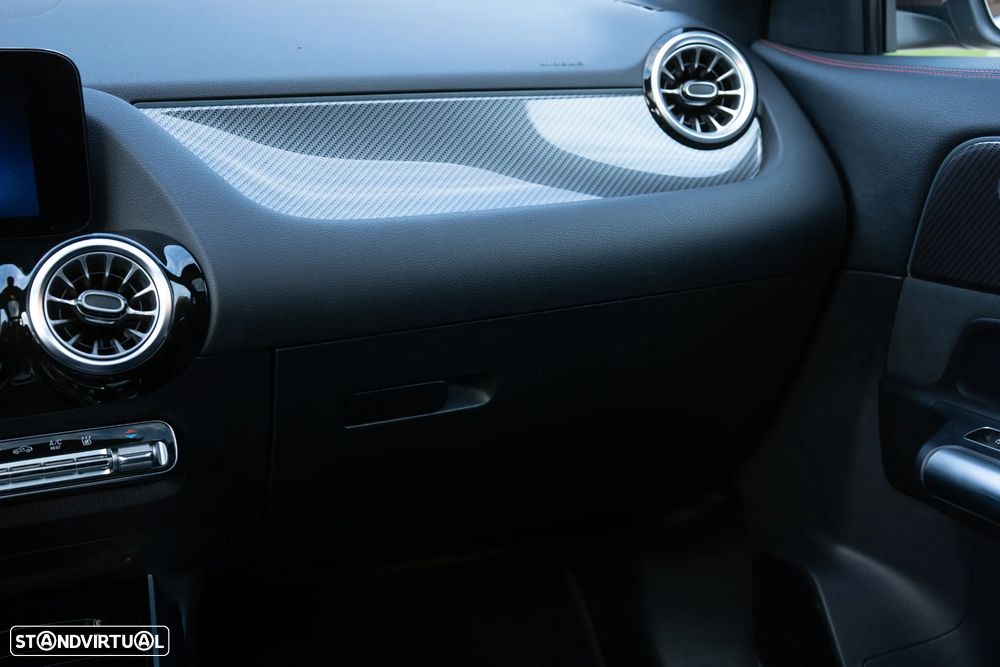 Mercedes-Benz GLA 250 e AMG Line - 53