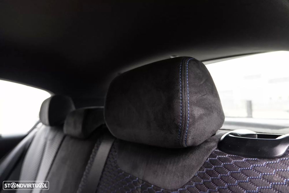 BMW 118 d Pack M - 12