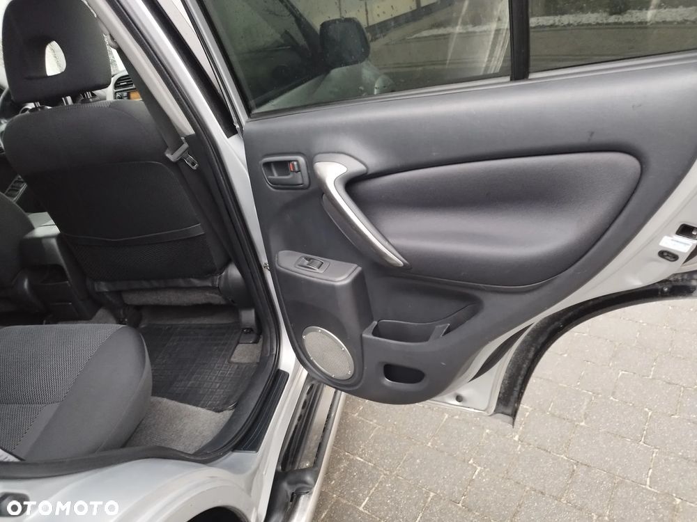 Toyota RAV4 2.0 VVT-i Sol - 28