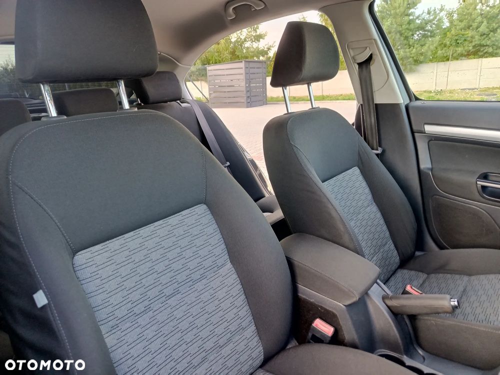 Skoda Octavia 1.6 Ambiente - 9