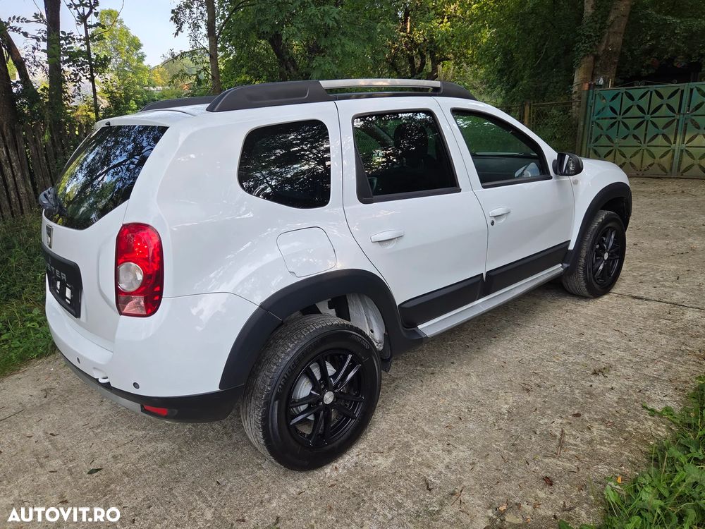 Dacia Duster 1.6 4x2 Laureate - 3